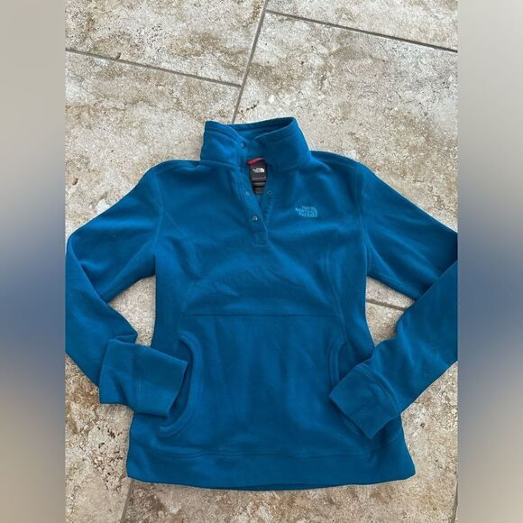 The North Face Tops - Women’s The North Face pullover XS